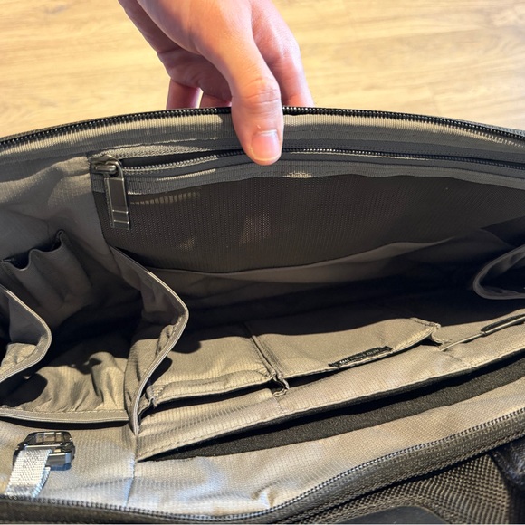 Briggs & Riley Briefcase - Picture 5 of 9